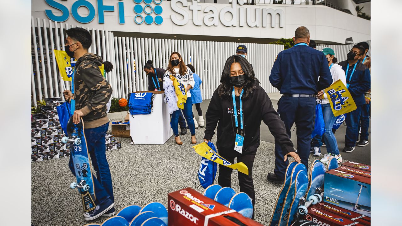 The Rams Are Asking Season-Ticket Holders To Donate Tickets To Christmas  Day Game vs Broncos To Avoid Empty Seats At SoFi Stadium - Daily Snark