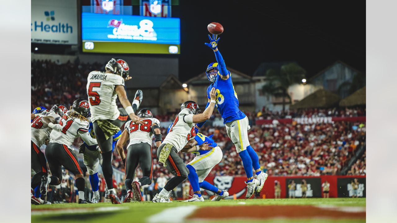 Tampa Bay Buccaneers vs. Los Angeles Rams. Fans support on NFL Game.  Silhouette of supporters, big screen with two rivals in background Stock  Photo - Alamy