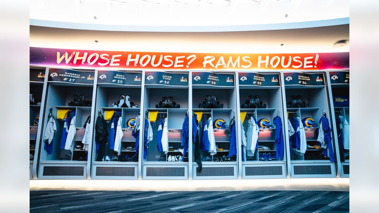 Bengals take team photos, reveal first look at Super Bowl LVI locker room