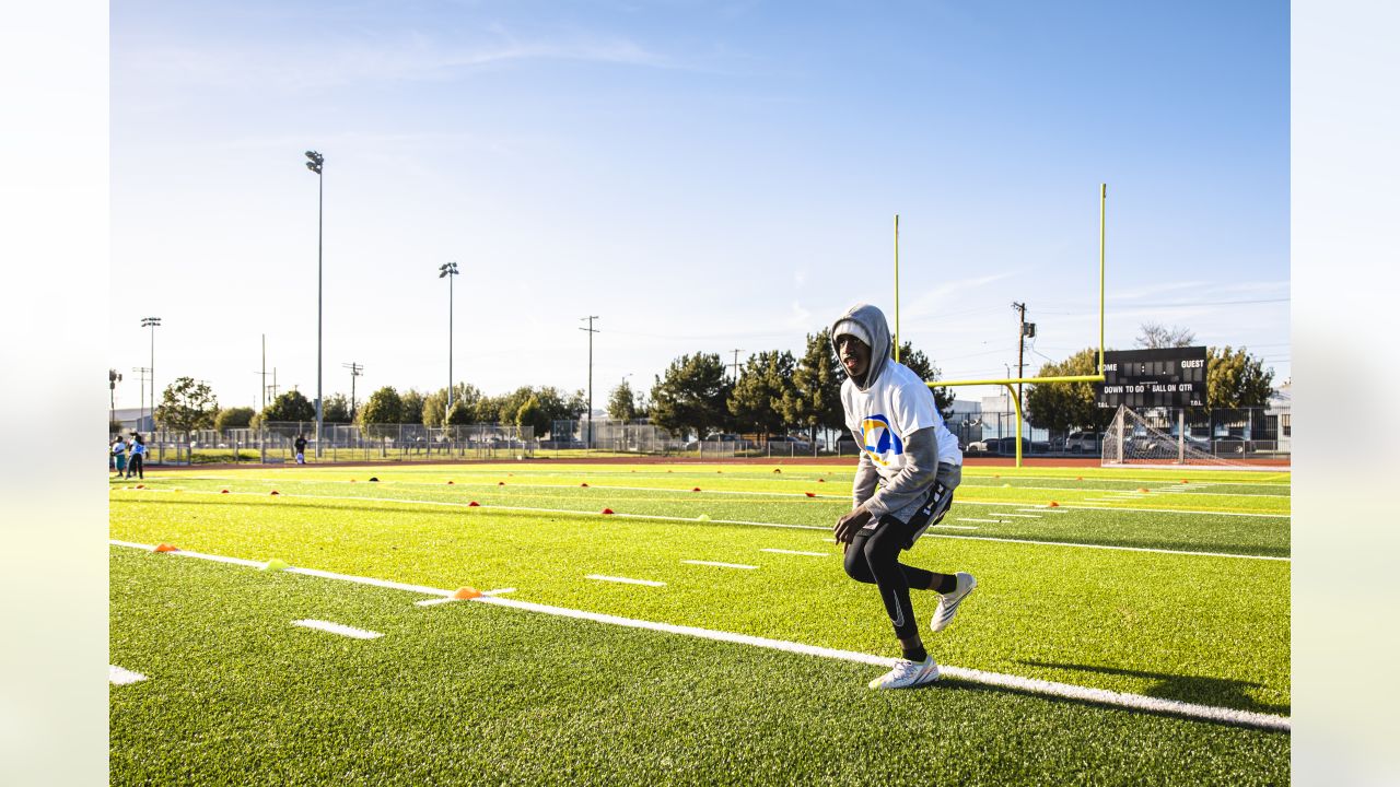 Rams Video: Aaron Donald Hosts Youth Football Camp 