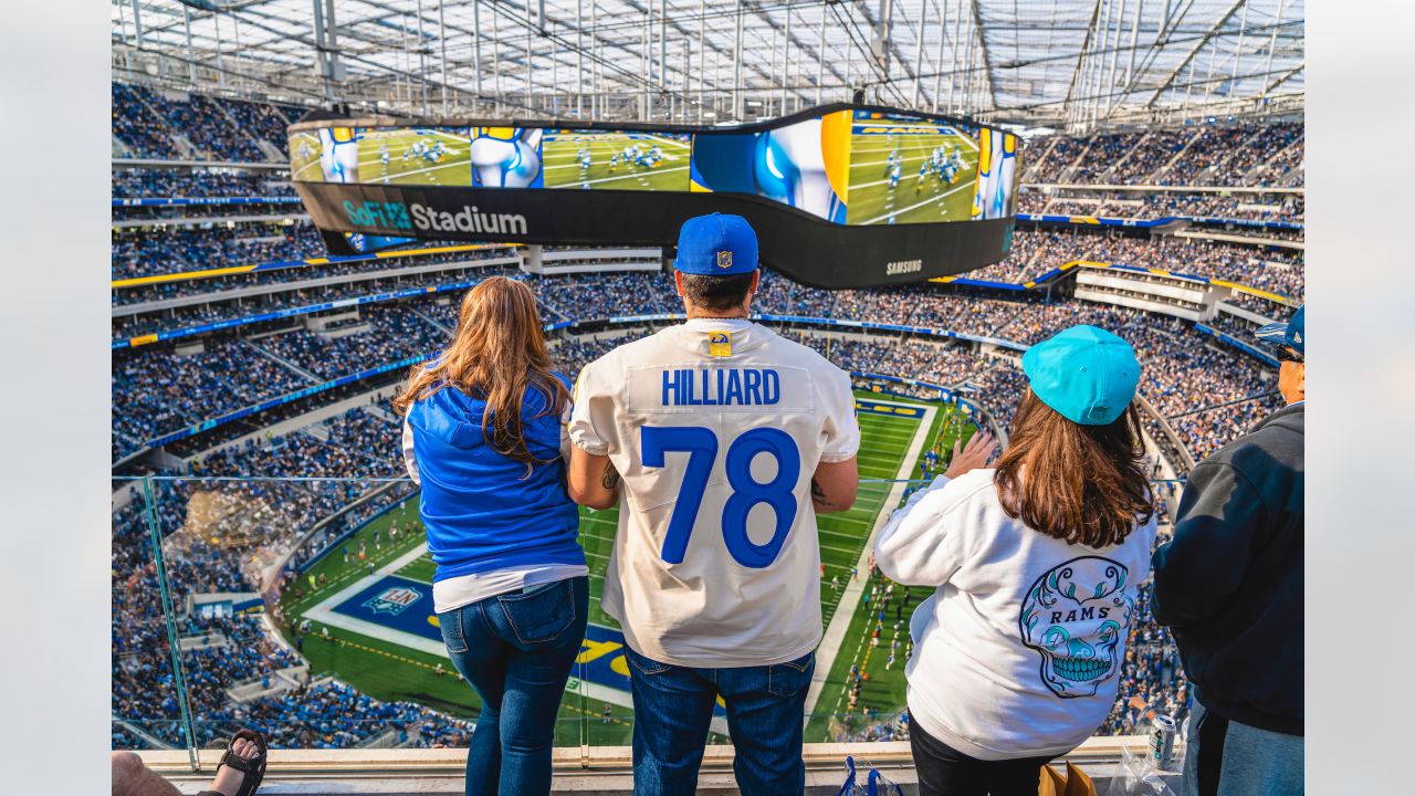 Rams, Chargers fans are 'blown away' by SoFi Stadium - Los Angeles