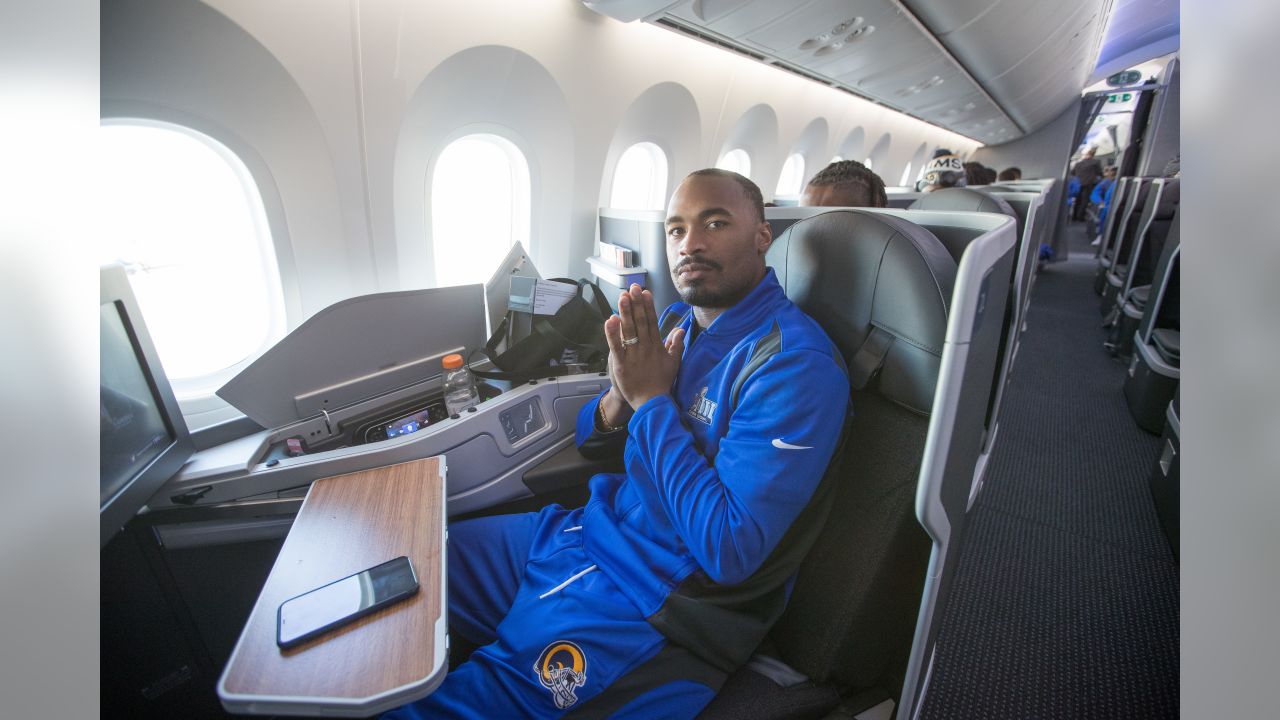 Rams fans pack flight to Atlanta, turn cabin into high-flying cheering  squad - ABC7 Los Angeles