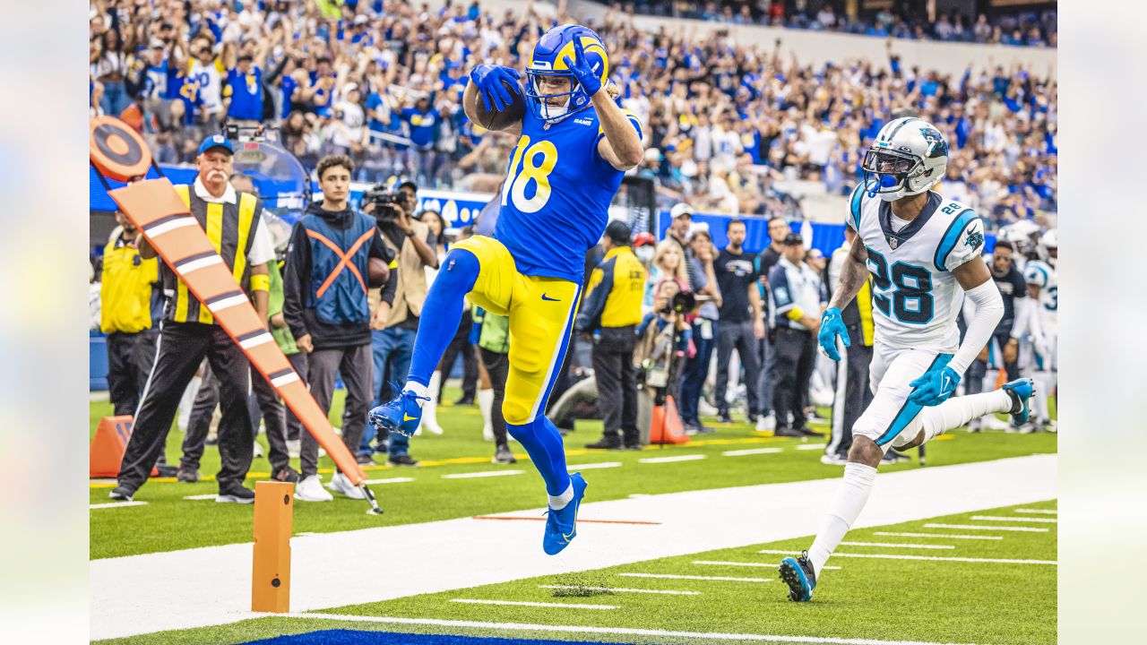 Photo: Rams' Van Jefferson catches a long pass against the Cowboys