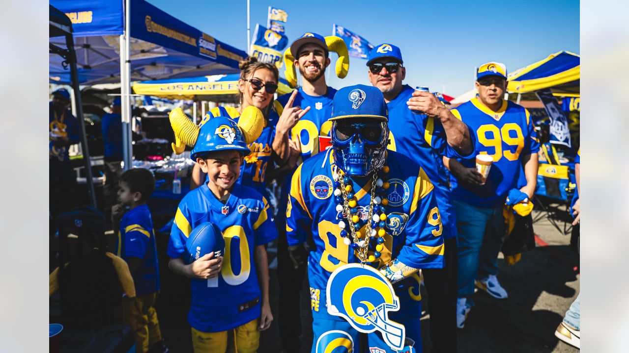 Sacramento 49ers and Rams fans flock to Los Angeles for NFC Cham