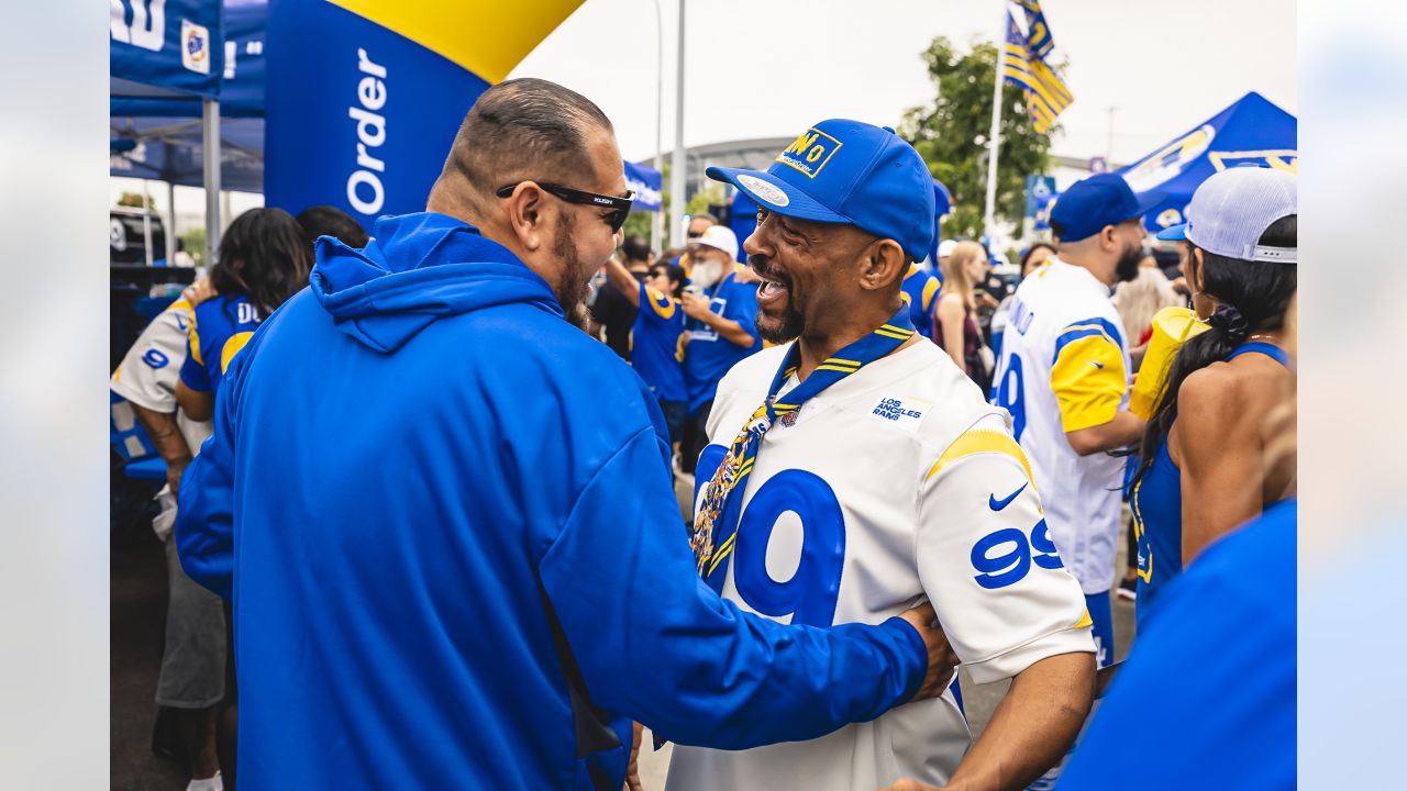 Los Angeles Dodgers on X: For Spanto. The Dodgers x Born x Raised merch  will be available for purchase starting today at the Top of the Park or  Left Field store at