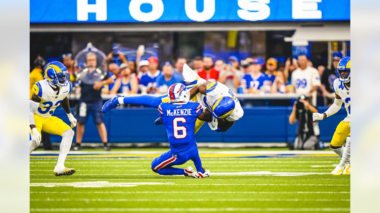 Buffalo Bills Los Angeles Rams Fans Support Nfl Game Silhouette – Stock  Editorial Photo © kovop58@gmail.com #390619330