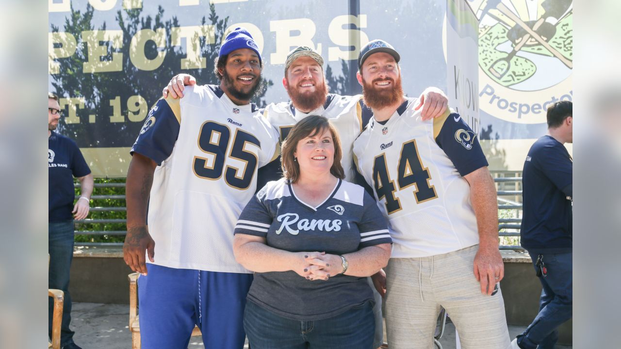 Rams receiver Cooper Kupp donates Nike gear to Inglewood Unified School  District students