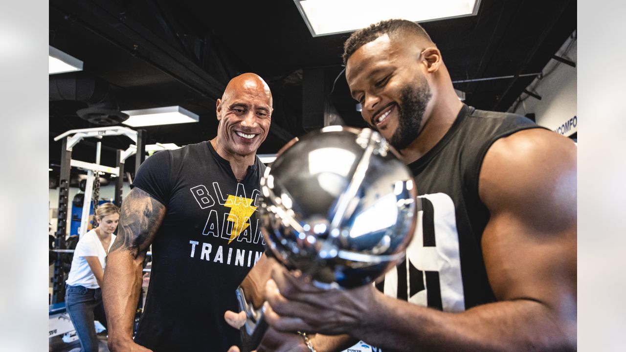 WORKOUT PHOTOS: Rams DL Aaron Donald goes pound-for-pound with The Rock  during workout