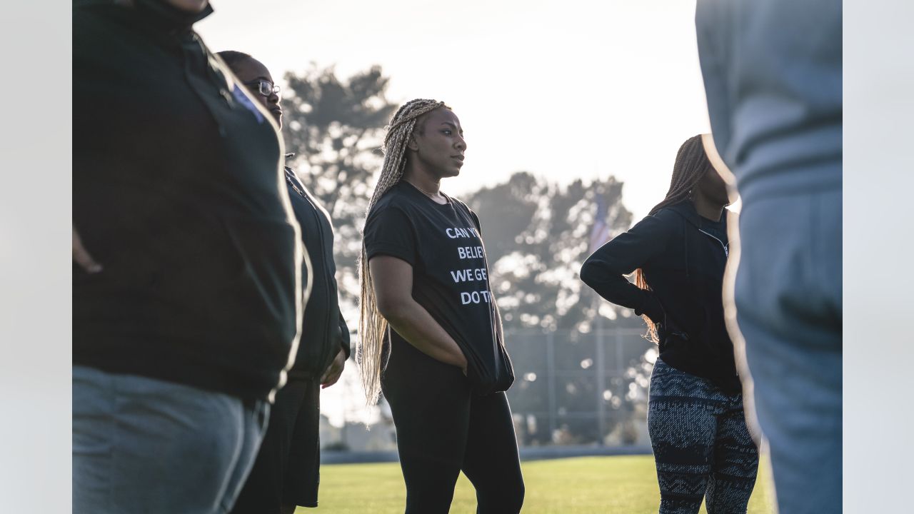 Rams Hold Girls Flag Football Clinics During Women's History Month - East  L.A. Sports Scene