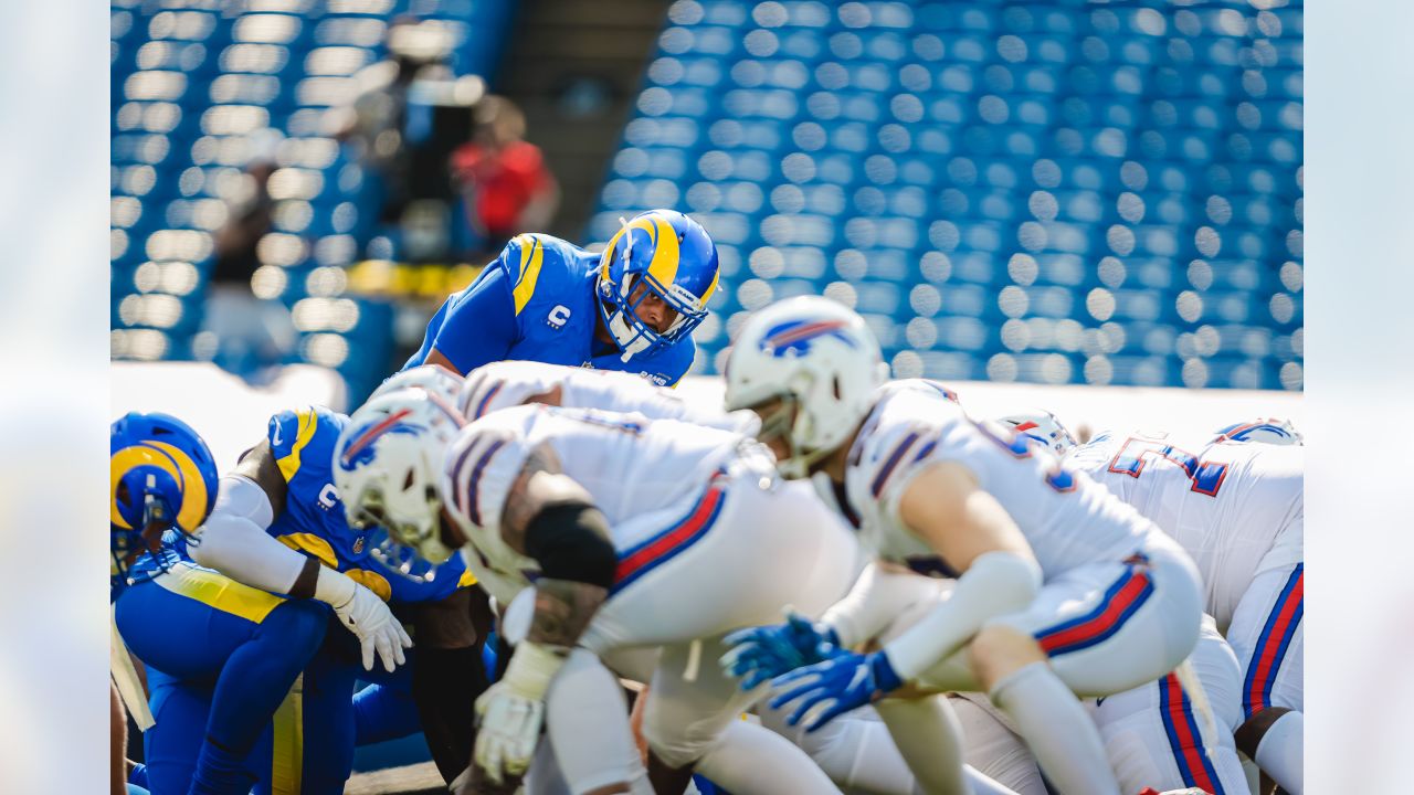 Bills hold on to beat Rams 35-32, improve to 3-0 on season