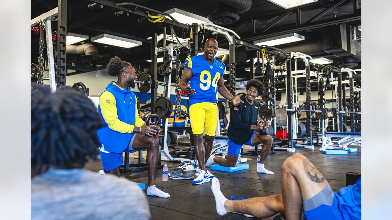 BEHIND THE SCENES PHOTOS: Terry Crews dresses out for the Rams