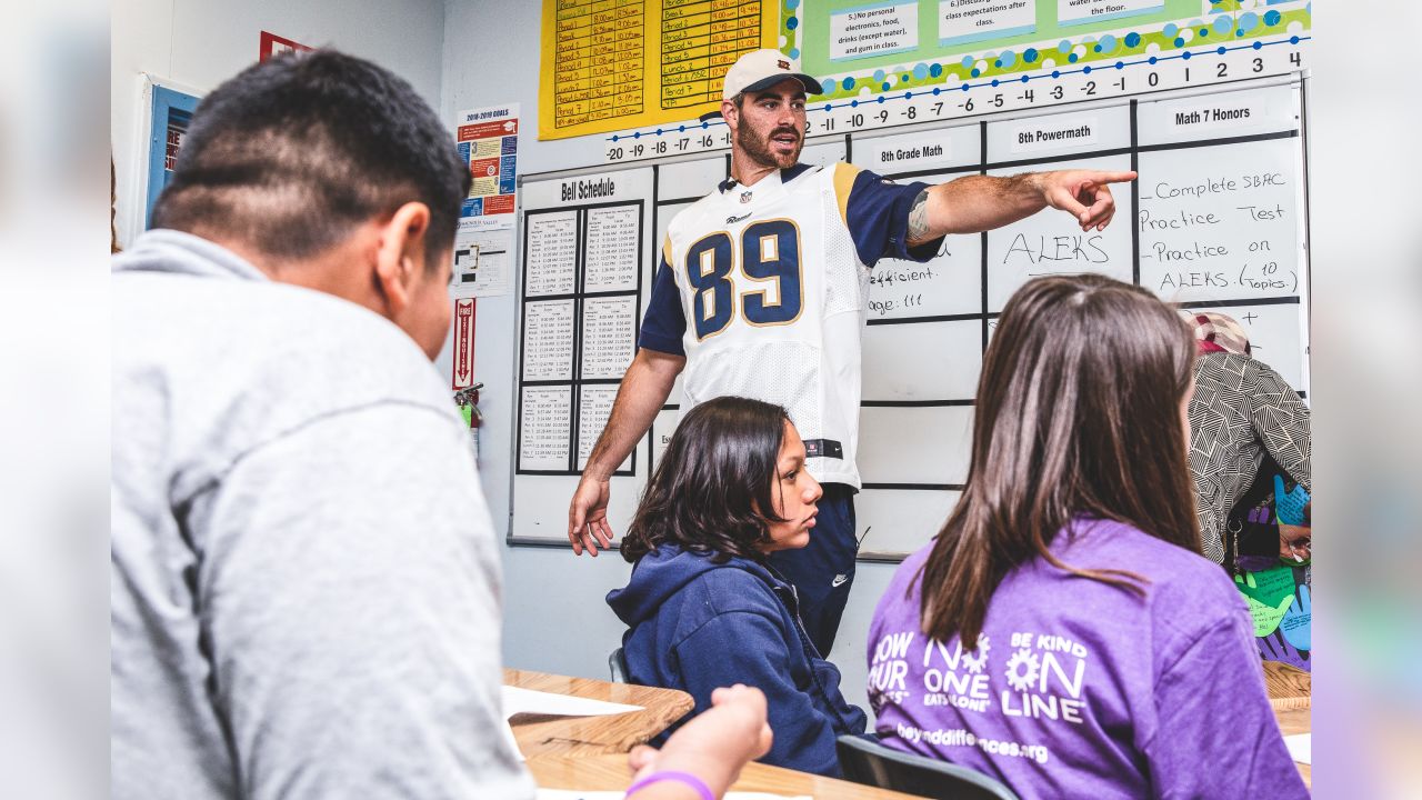 Rams Tight End Tyler Higbee makes donation to support Angelenos in