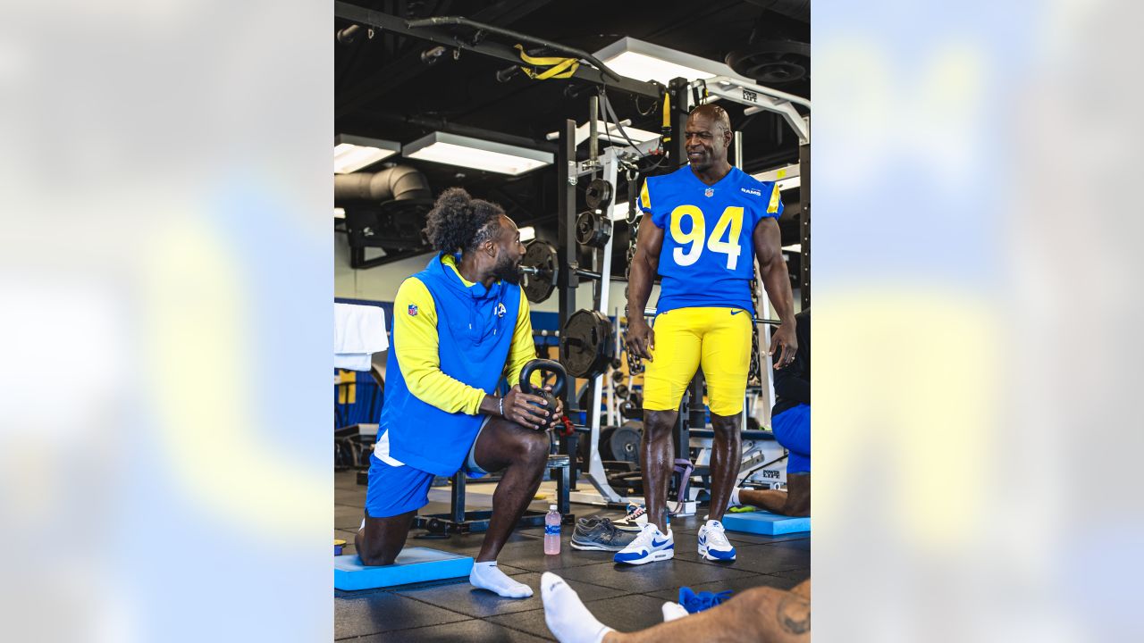 BEHIND THE SCENES PHOTOS: Terry Crews dresses out for the Rams