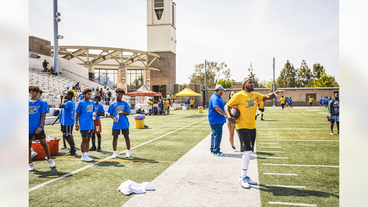 PHOTOS: Rams WR DeSean Jackson hosts youth football camp