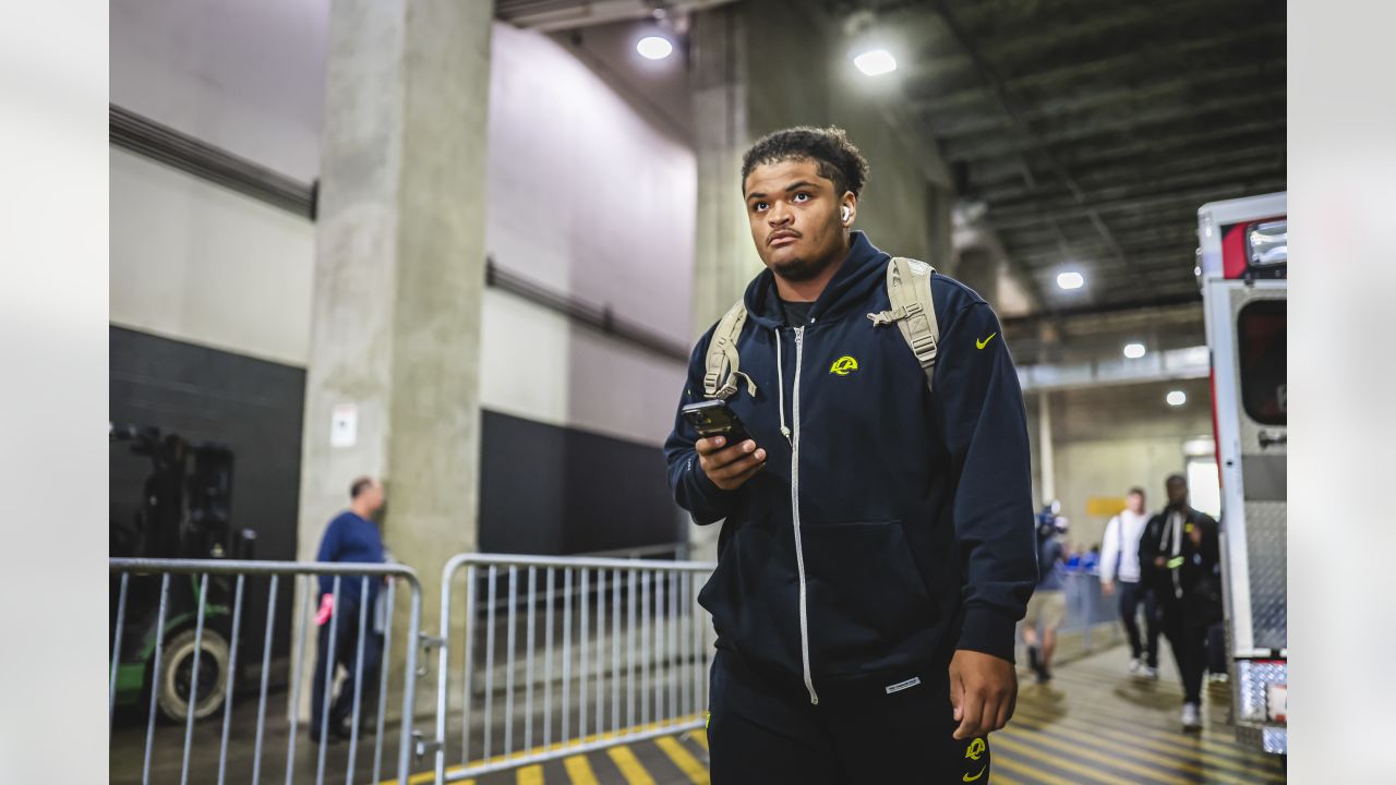 ARRIVAL PHOTOS: Jordan Fuller, Kyren Williams & more Rams players