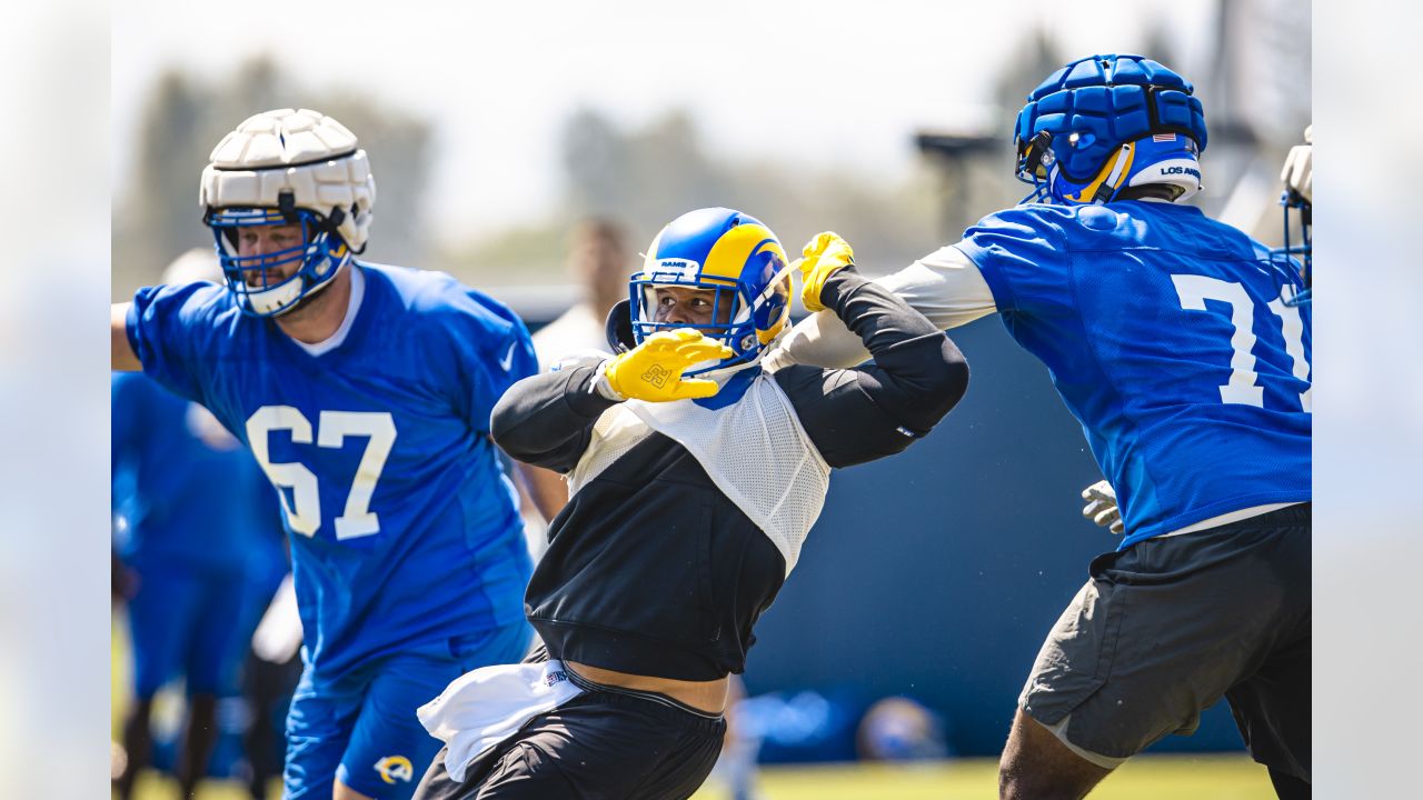 Detailed view of Los Angeles Rams helmets during training camp on Thursday,  Aug 19, 2021, in Thousand Oaks, Calif. (Dylan Stewart/Image of Sport Stock  Photo - Alamy