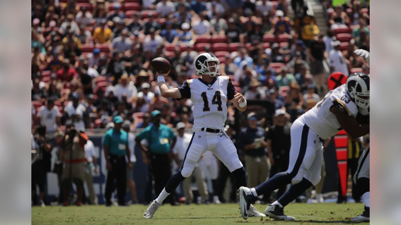 Photo: Oakland Raiders vs St. Louis Rams - SLP2014113008 