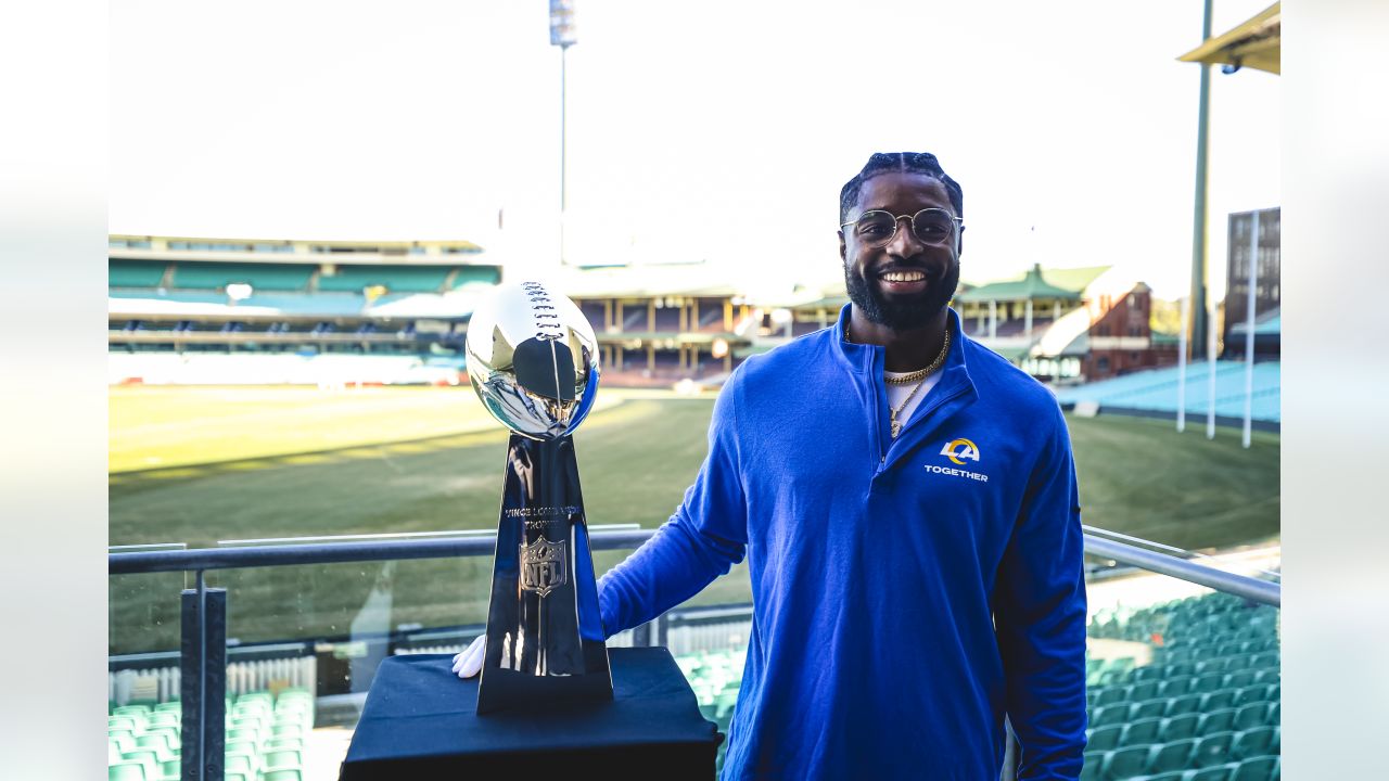 Rams Fans Come Out In Droves To See Vince Lombardi Trophy, Rampage &  Cheerleaders At Trophy Tour 