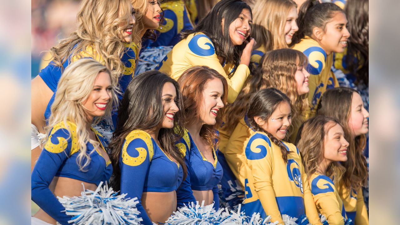 Rams Junior Cheerleaders halftime performance