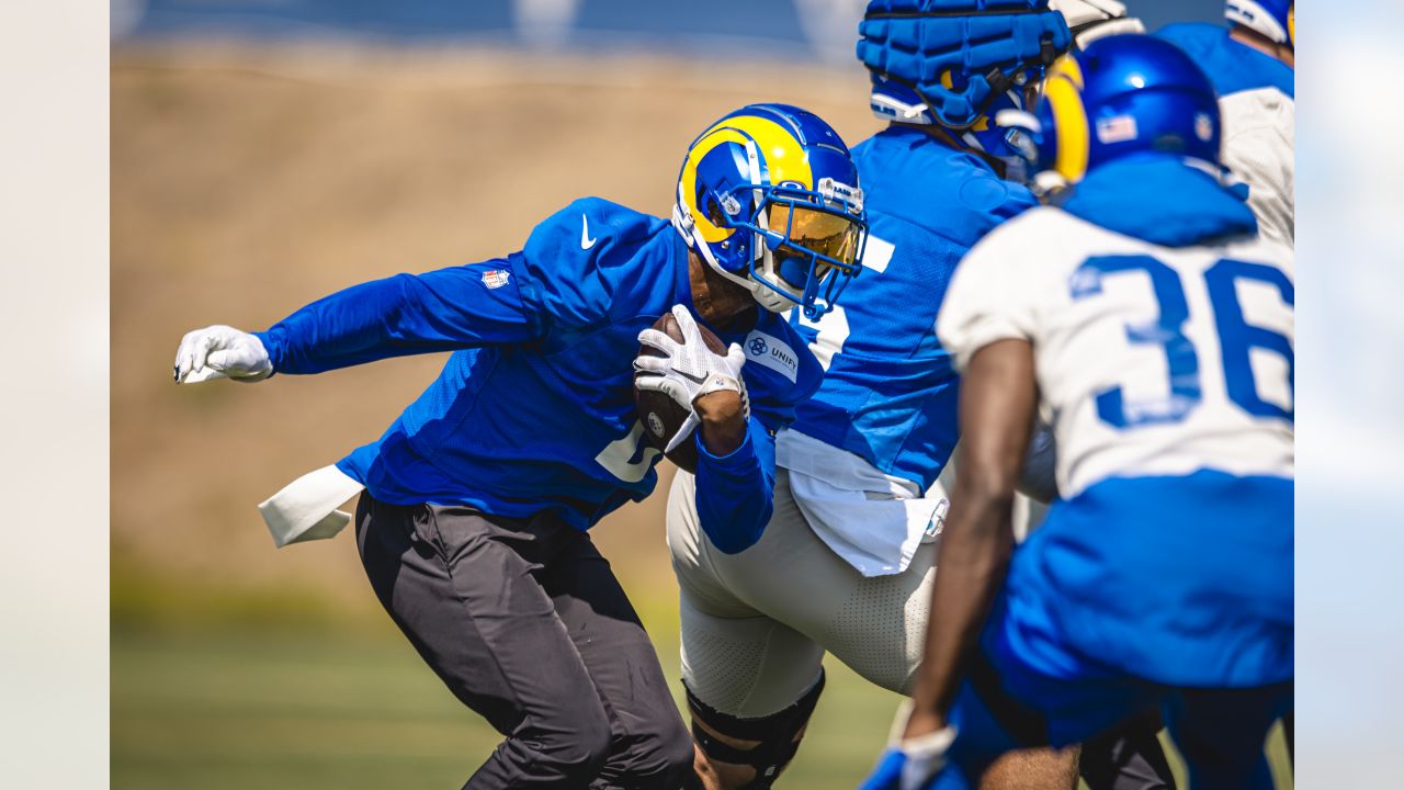 Detailed view of Los Angeles Rams helmets during training camp on Thursday,  Aug 19, 2021, in Thousand Oaks, Calif. (Dylan Stewart/Image of Sport Stock  Photo - Alamy