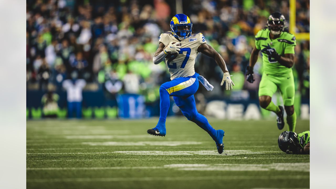 PHOTOS: Game-action moments from Rams vs. Seahawks Week 5 at Lumen Field