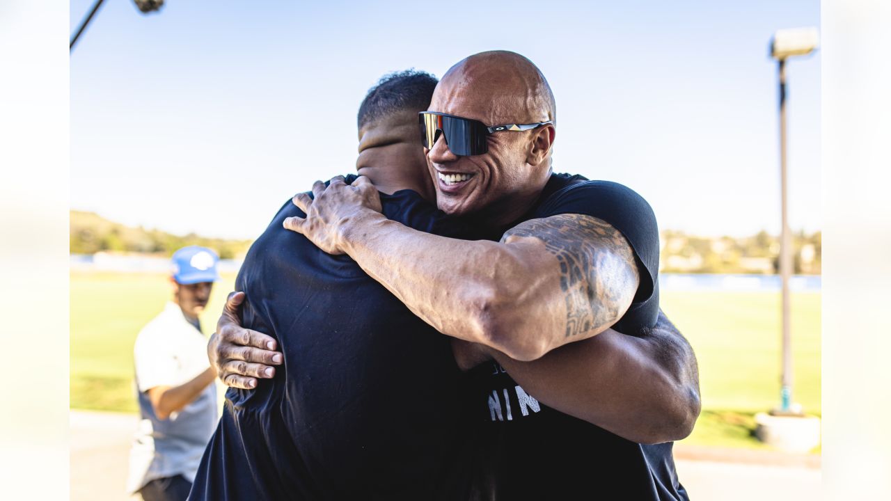 WORKOUT PHOTOS: Rams DL Aaron Donald goes pound-for-pound with The Rock  during workout