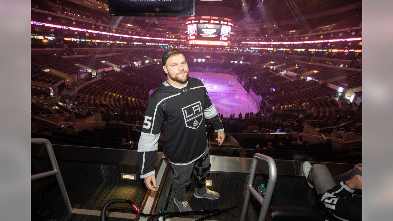 Los Angeles Rams on X: Lookin' icy and we're not talkin' about the rink.  📍 Rams night with the @LAKings!  / X