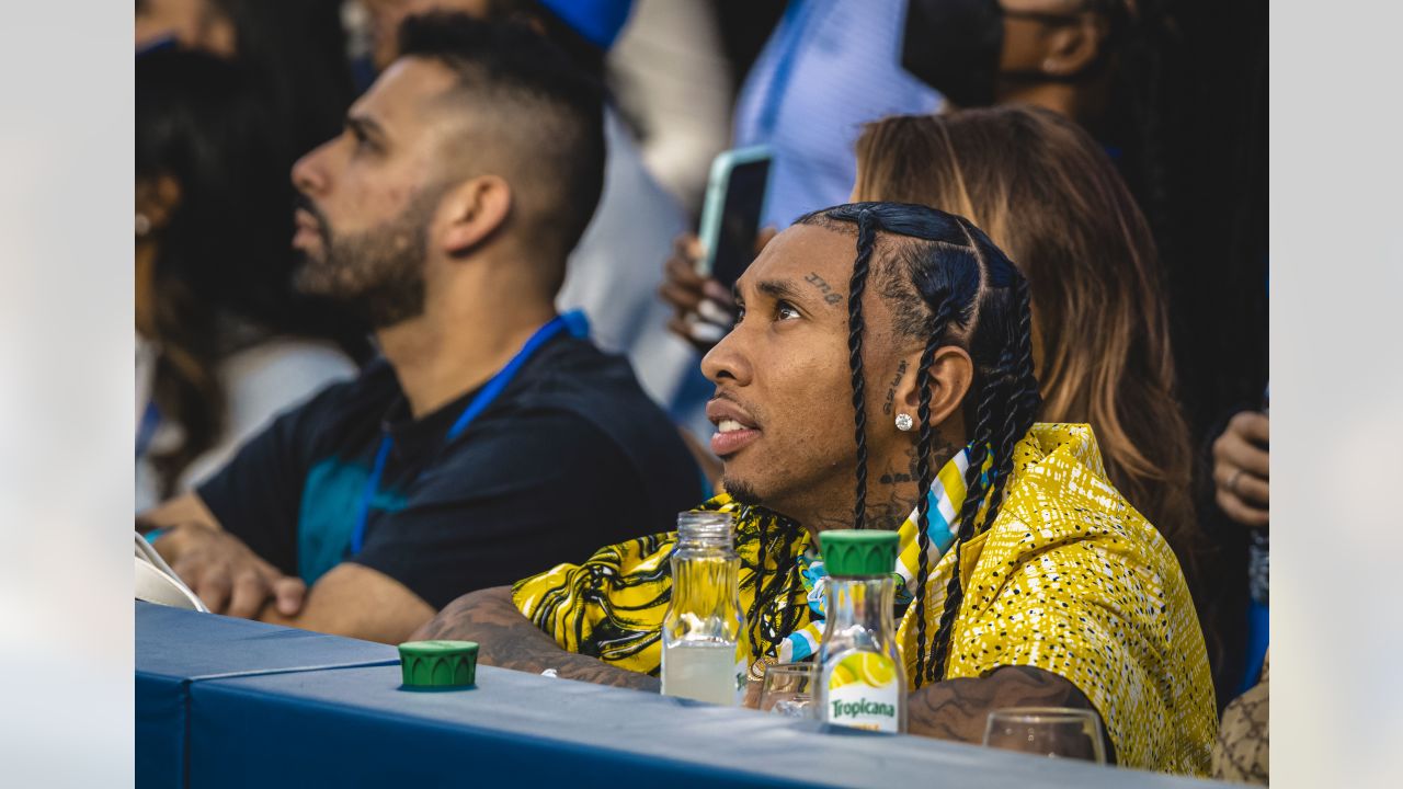 CELEBRITY PHOTOS: Tyga, will.i.am, Kate Hudson & more visit SoFi Stadium  for Rams vs. 49ers