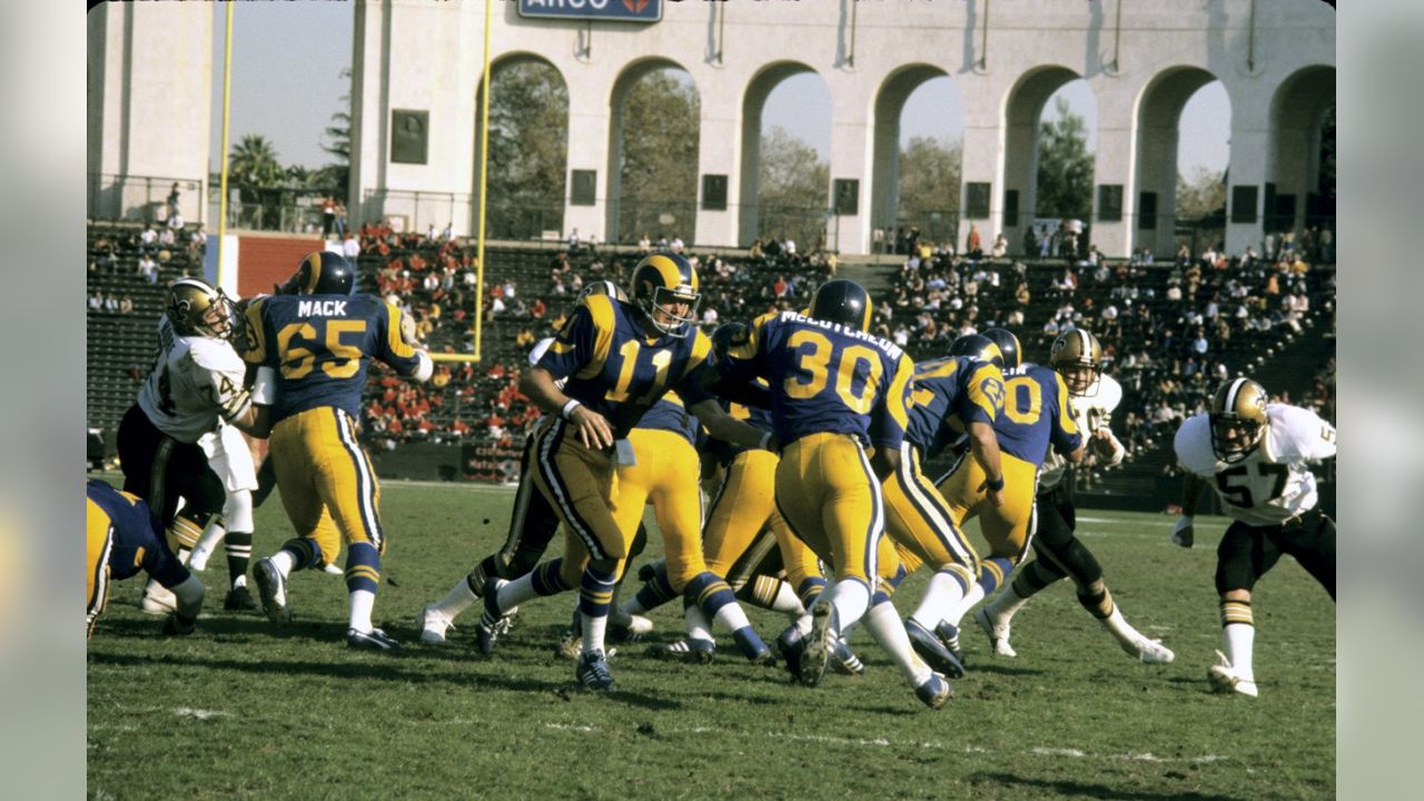 : PAT HADEN LOS ANGELES RAMS 8X10 SPORTS ACTION PHOTO (F) :  Sports & Outdoors