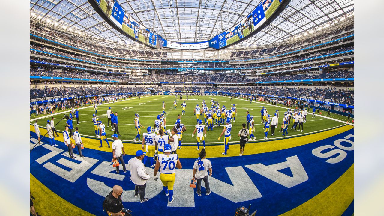 Bears and Rams fans provide first brawl at SoFi Stadium - Chicago