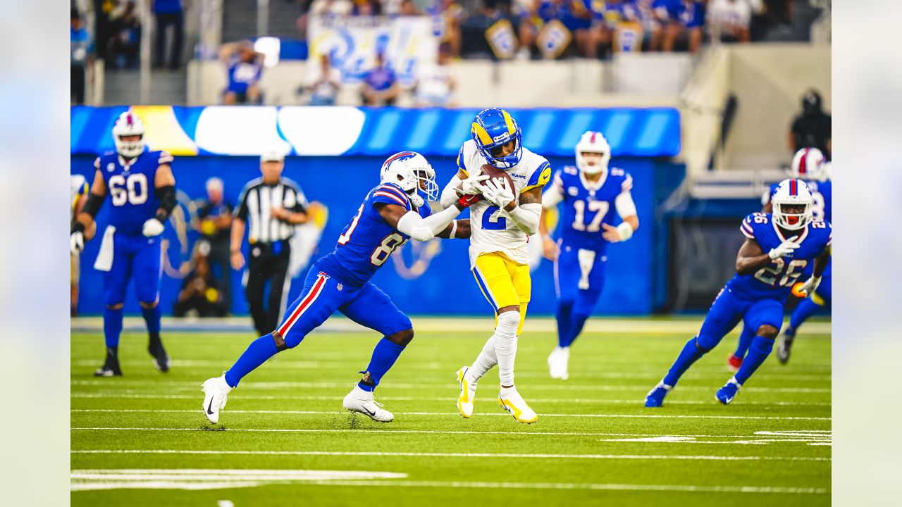 Buffalo Bills vs. Los Angeles Rams. Fans support on NFL Game. Silhouette of  supporters, big screen with two rivals in background Stock Photo - Alamy