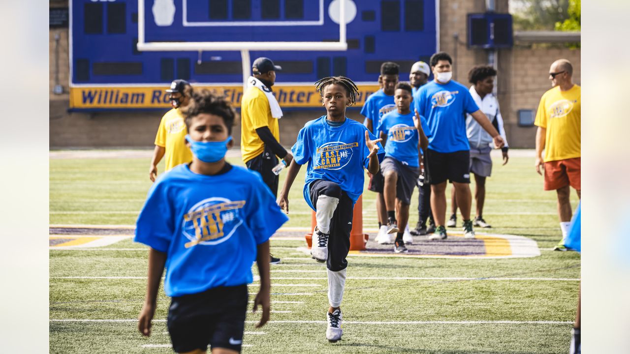 PHOTOS: Rams WR DeSean Jackson hosts youth football camp