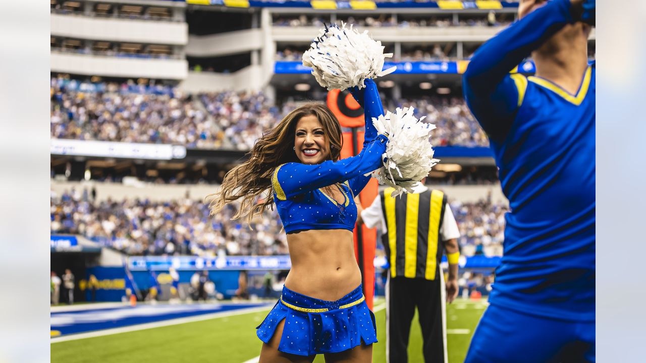 CHEER PHOTOS: Best of Rams Cheerleaders from Sunday's Week 6