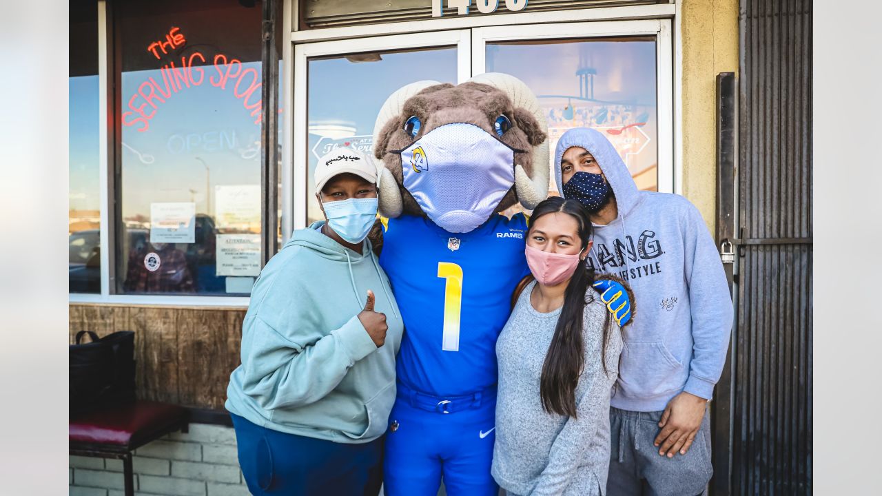 Los Angeles Rams - In partnership with the Pepsi 'Dig In' program, we're  offering a free lunch at The Serving Spoon Restaurant tomorrow from 10AM -  2PM! » pepsidigin.com