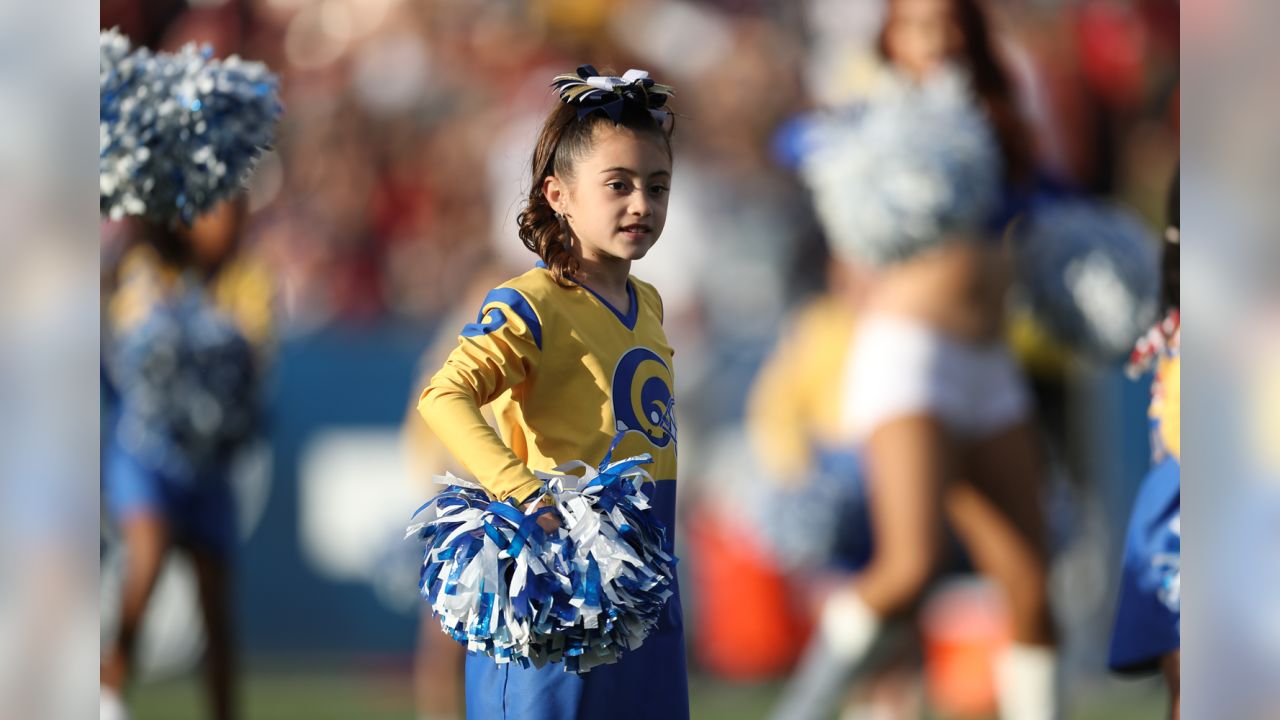 Rams Junior Cheerleaders halftime performance