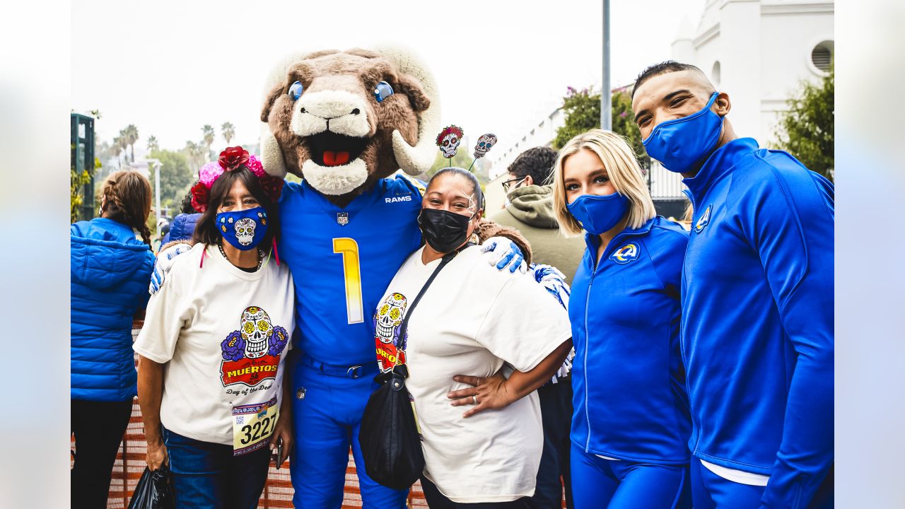 PHOTOS: Rams display community altar for Dia de los Muertos at