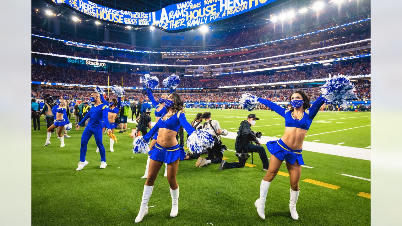 A San Francisco 49ers and NFC cheerleader performs during the Pro Bowl,  Sunday, Jan. 26, 2020, at Camping World Stadium in Orlando, Florida. (Photo  by IOS/ESPA-Images Stock Photo - Alamy