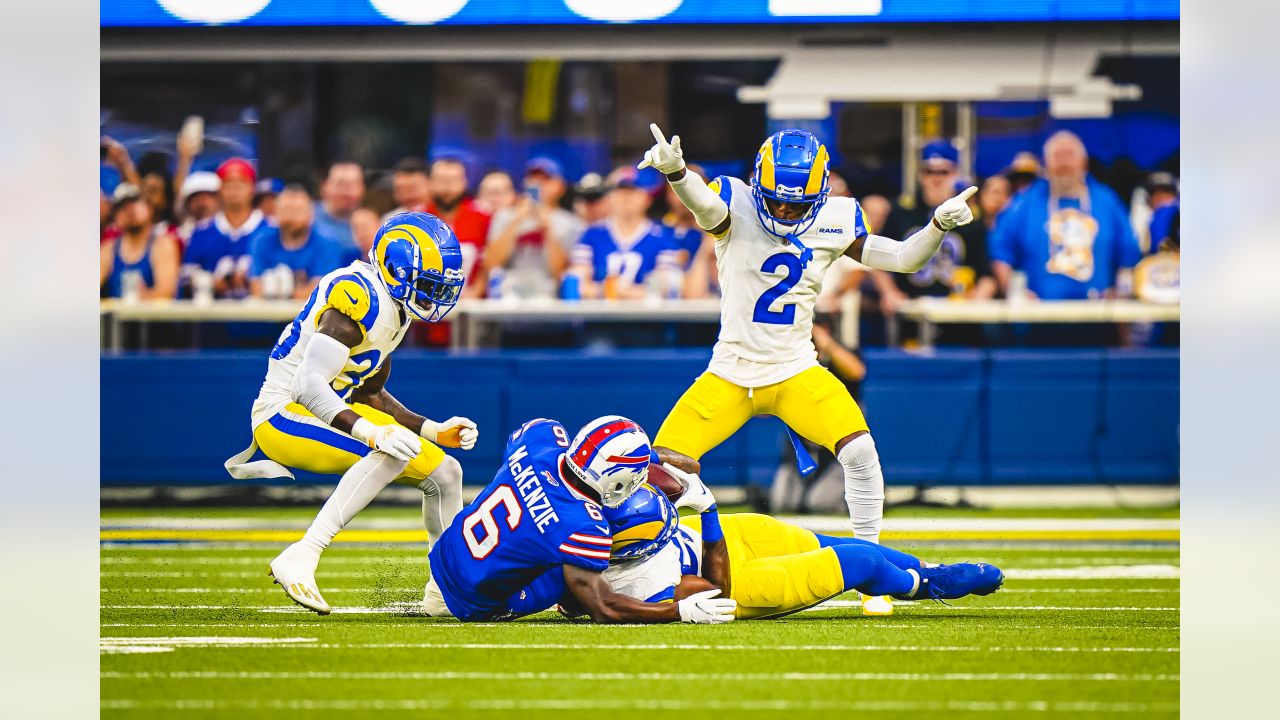 Buffalo Bills vs. Los Angeles Rams. Fans support on NFL Game. Silhouette of  supporters, big screen with two rivals in background Stock Photo - Alamy