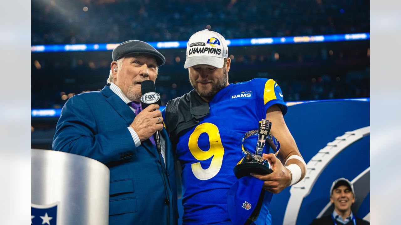 Los Angeles Rams presented with George Halas trophy after winning NFC  Championship