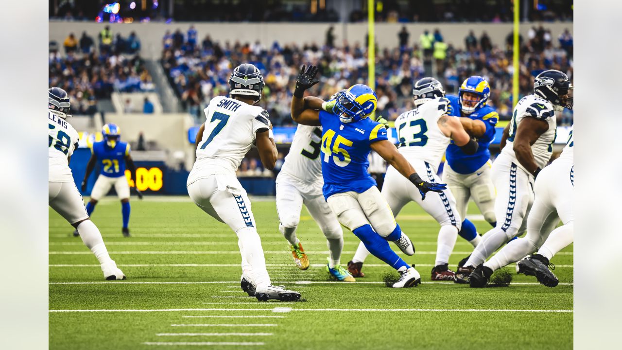 GAME PHOTOS: Rams vs. Seattle Seahawks Week 13 at SoFi Stadium