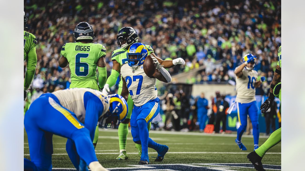 Seahawks bring back “Action Green” uniforms for game vs. Rams