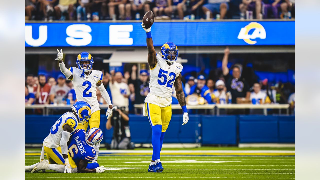 Buffalo Bills vs. Los Angeles Rams. Fans support on NFL Game. Silhouette of  supporters, big screen with two rivals in background Stock Photo - Alamy