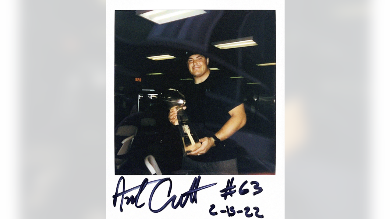 Rams share Polaroid pictures of players with Lombardi Trophy