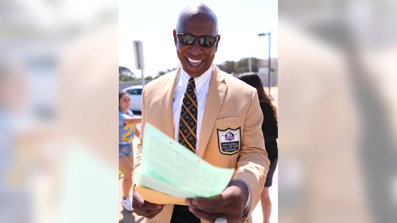 Hall of Fame RB Eric Dickerson to sign one-day contract to retire with Rams  - ESPN