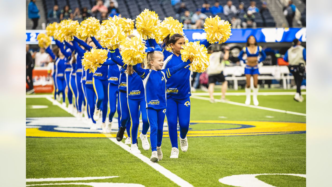 Seattle Seahawks Dancers Photos from Week 13 – Ultimate Cheerleaders