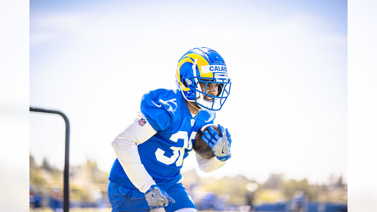 Detailed view of Los Angeles Rams helmets during training camp on Thursday,  Aug 19, 2021, in Thousand Oaks, Calif. (Dylan Stewart/Image of Sport Stock  Photo - Alamy