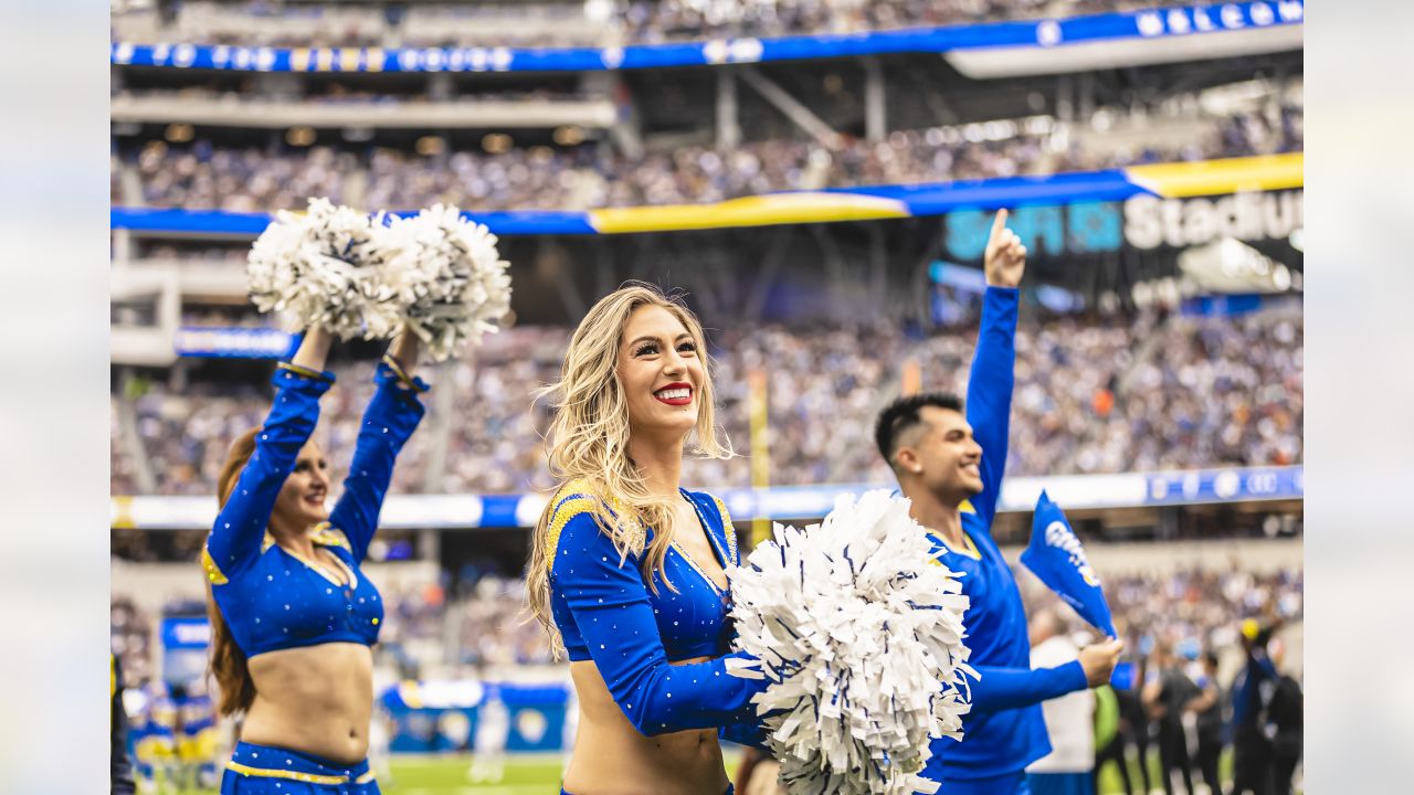 CHEER PHOTOS: Best of Rams Cheerleaders from Sunday's Week 6