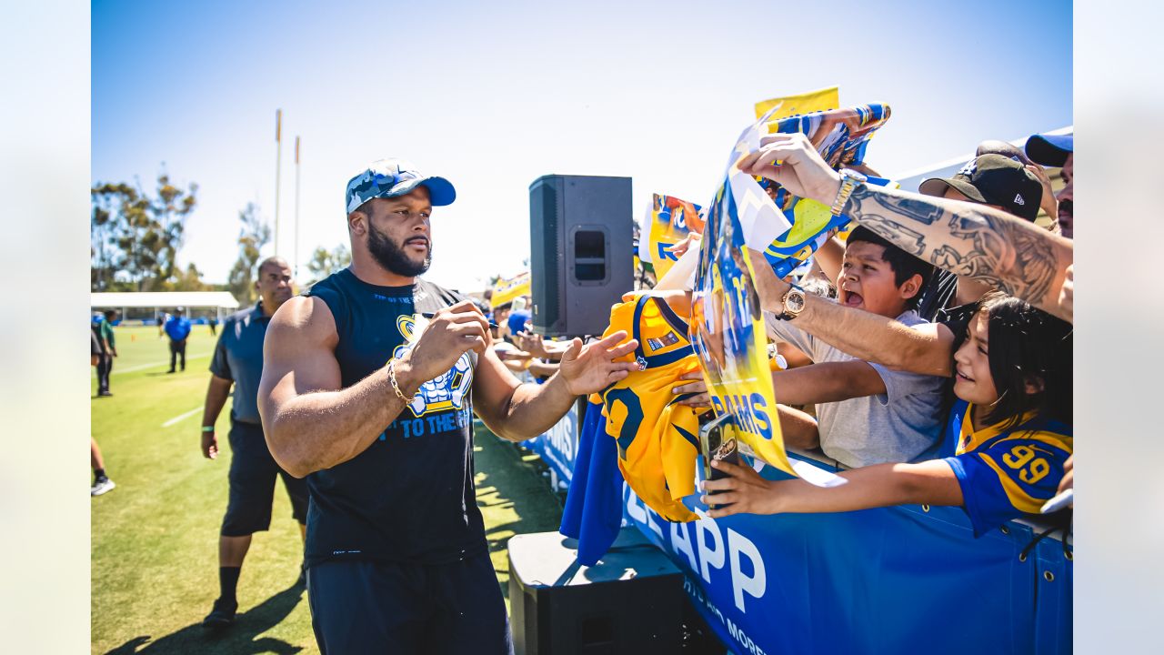 Los Angeles Rams on X: Who ya got?! Celebrity Flag Football rosters are  set for Team Ramsey + Team Donald! »    / X