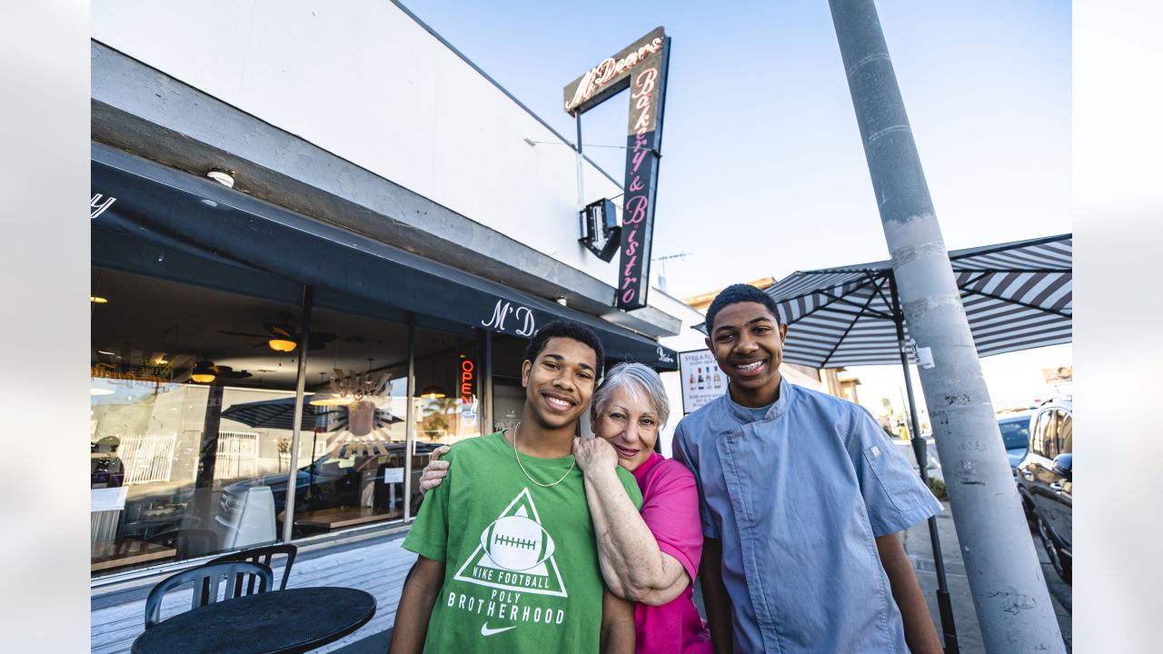 Pepsi brings Los Angeles football fans into the gameday action with a taste  of the new SoFi Stadium experience at home