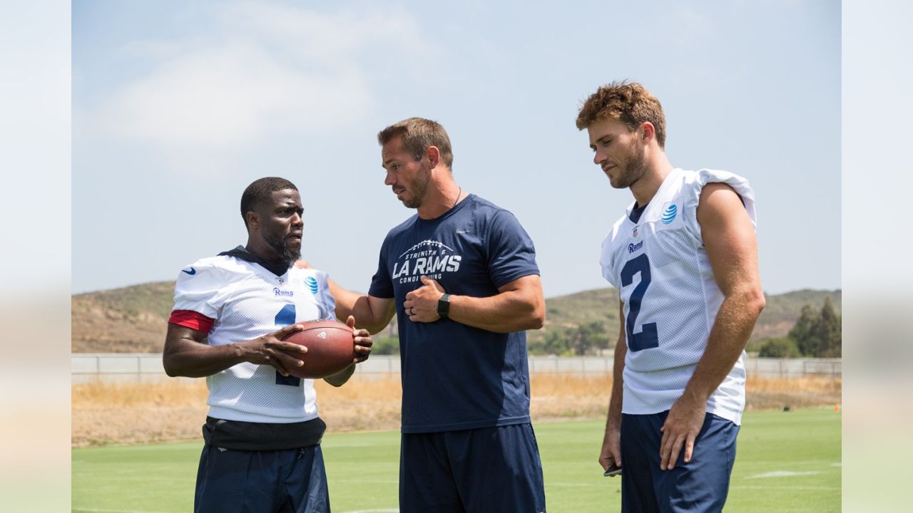 Kevin Hart Cracks up Players at Los Angeles Rams Training Camp